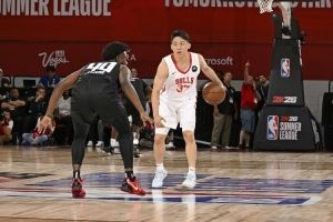 王子星：河村新赛季大概率还是在发展联盟打球 真得给佩林卡点赞