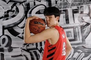 美记：杨瀚森性格更像喜欢搞笑的奥尼尔 他的生活方式也平易近人