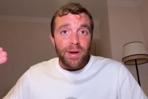 罗马诺：霍伊伦坚决留队为主力而战，除非曼联明确赶他走