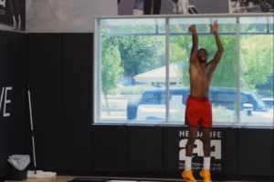 苦练三分！杰伦-格林晒今日训练视频：底角三分5连中