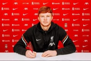 斯蒂芬森：回到利物浦和老将训练感觉很好 乔-戈麦斯指导我踢中卫