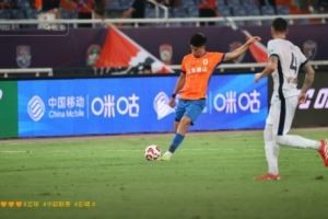 今天20岁生日！彭啸庆祝泰山赢球：最棒的大家庭！最好的生日礼物