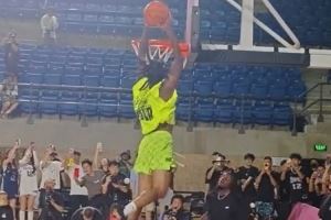 一气呵成！好友侧面打板助攻莫兰特滑翔暴扣！