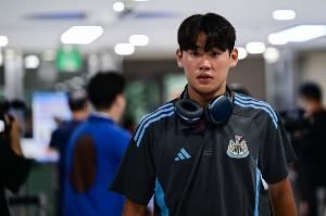 纽卡18岁小将：本想和孙兴慜换球衣，但索要最后一战球衣有点过分