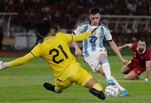 记者：多特准备报价布莱顿中场布纳诺特，球员对加盟持开放态度