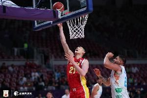 胡金秋：后面的比赛很残酷 输一场就淘汰了 我们要全力以赴不松懈