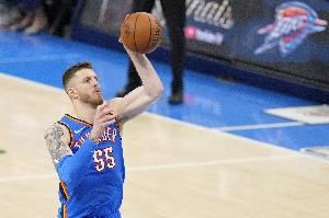 2850万！美记：雷霆明夏不太可能执行哈滕球队选项 金额太高了