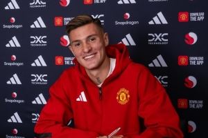 曼联旧将：舍什科视伊布为偶像这很棒，我相信他能带来很多帮助