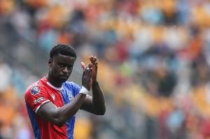 告别前奏？水晶宫队史首场欧战胜利后，格伊让镜头拍其他队友