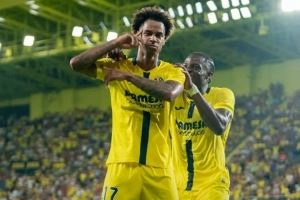 布坎南戴帽！比利亚雷亚尔5-0赫罗纳，两轮全胜净胜7球登顶积分榜