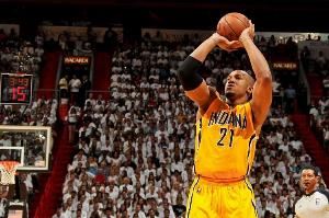 🎂真挚的祝福！步行者官方祝大卫-韦斯特45岁生日快乐！🎂