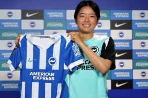 官方：布莱顿女足签下日本20岁中场角田楓佳