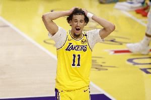 海斯：夏天我增重了一些 希望能在不同方面为球队提供帮助