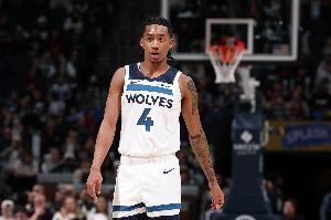 芬奇谈迪林厄姆未上场：现在还早 我会在排兵布阵上留出自由度