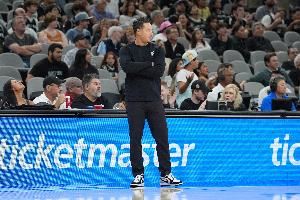 米奇谈失利：太阳完全掌控了比赛节奏 给我们所有人施加对抗强度