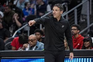 戴格诺特:我们能打不同类型切入战术 想成为调动对手协防的球队